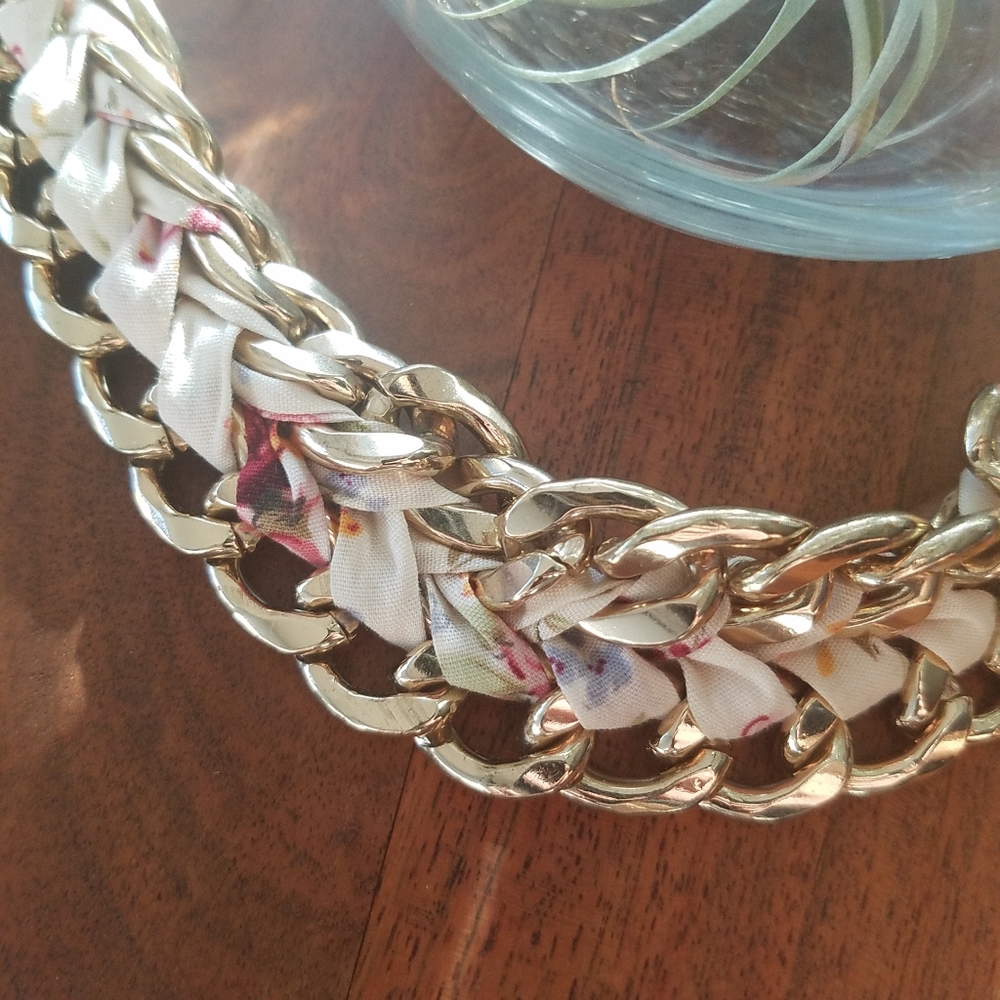 🌟2/$10 Chunky Gold Chain Flowers Braided Bracelet